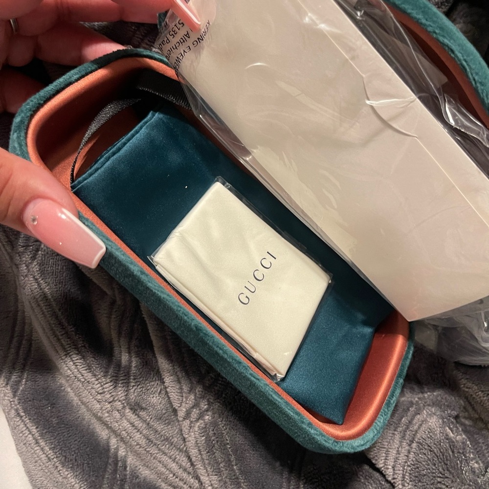 Gucci sunglasses - Picture 3 of 6